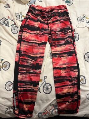 Old Navy Red and Black Striped Capri Leggings Joggers
